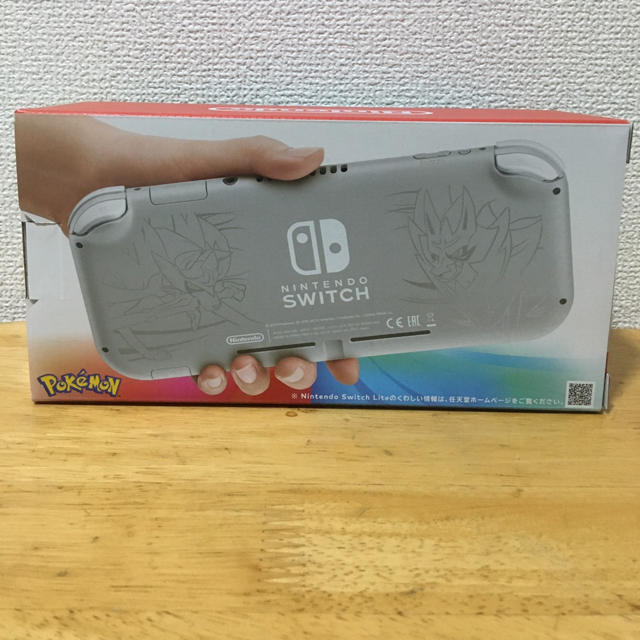Nintendo Switch 任天堂  ザシアン　ザマゼンタ　スイッチライト