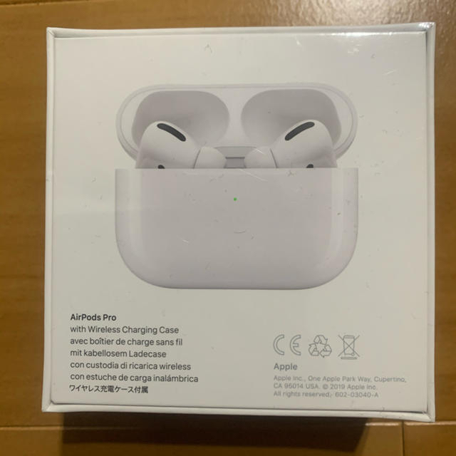 Apple(アップル)のAir Pods pro スマホ/家電/カメラのオーディオ機器(ヘッドフォン/イヤフォン)の商品写真