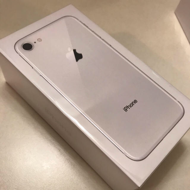 iPhone 8 Silver 64 GB Softbank 新品未使用スマホ/家電/カメラ