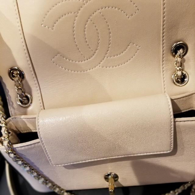 CHANEL(シャネル)のシャネルCHANELマトラッセチェーンショルダー レディースのバッグ(ショルダーバッグ)の商品写真