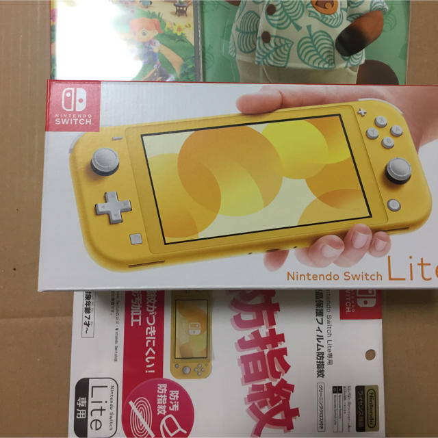 Nintendo Switch(ニンテンドースイッチ)のNintendo Switch Light どうぶつの森 エンタメ/ホビーのゲームソフト/ゲーム機本体(家庭用ゲーム機本体)の商品写真