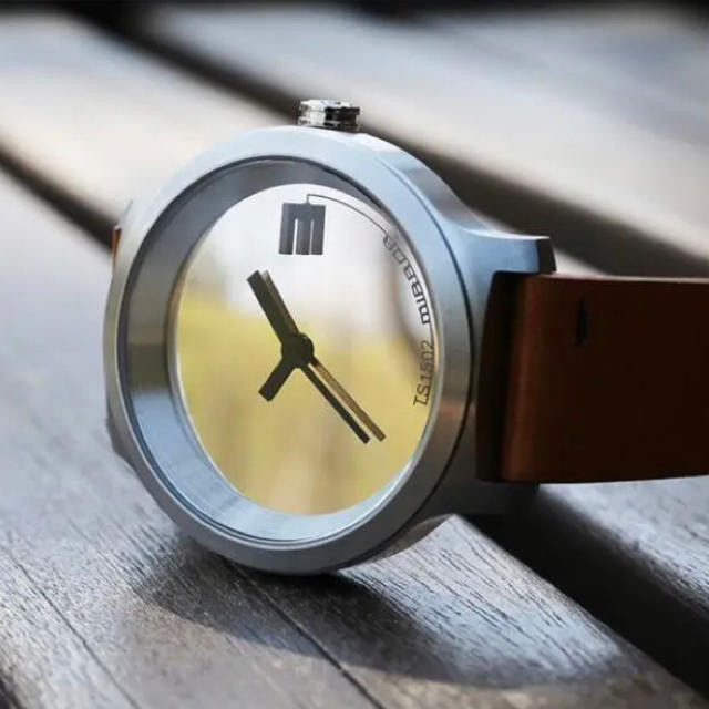 芸能人愛用 TACS MIRROR タックス　腕時計　シンプルデザイン　ミラー 腕時計(デジタル)