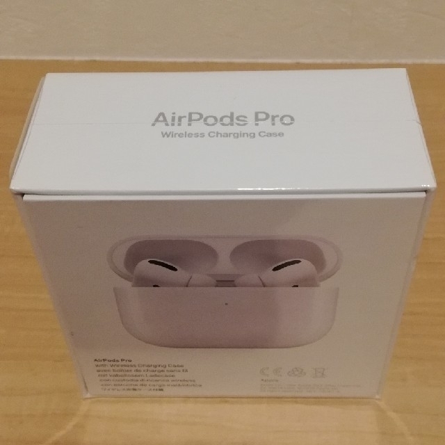 Apple(アップル)のお値引き中！【新品】AirPods pro エアーポッズプロ  スマホ/家電/カメラのオーディオ機器(ヘッドフォン/イヤフォン)の商品写真