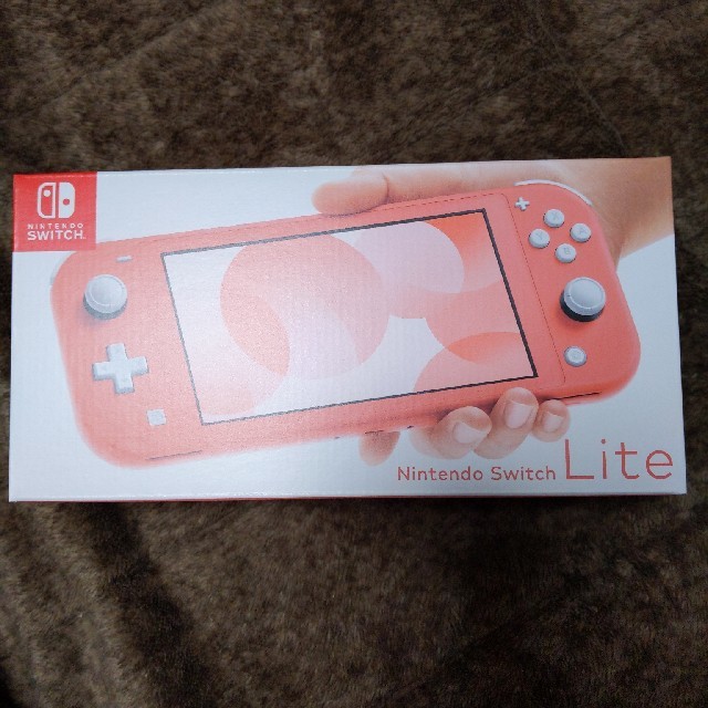 Nintendo Switch lite　コーラル　スイッチライト