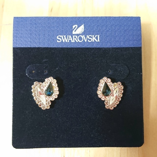 SWAROVSKI スワロフスキー ピアス