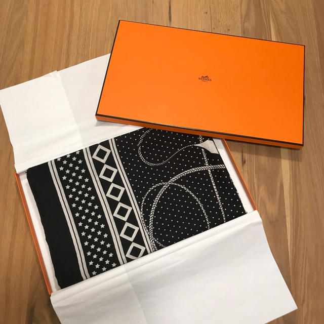 Hermes - 【専用】HERMES カレ・ジェアン カシミアシルク2019AWカシシル 美品！の通販 by seri's shop