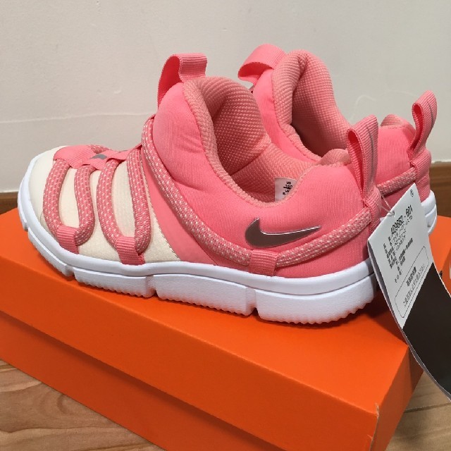 NIKE(ナイキ)の【新品】ナイキ ノーヴィス ノービス（ピンク:16.5〜17.5㎝） キッズ/ベビー/マタニティのキッズ靴/シューズ(15cm~)(スリッポン)の商品写真