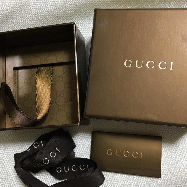 Gucci(グッチ)のGUCCI  グッチ　アクセサリーケース　ポーチ　ボックス＆リボン付 レディースのファッション小物(ポーチ)の商品写真