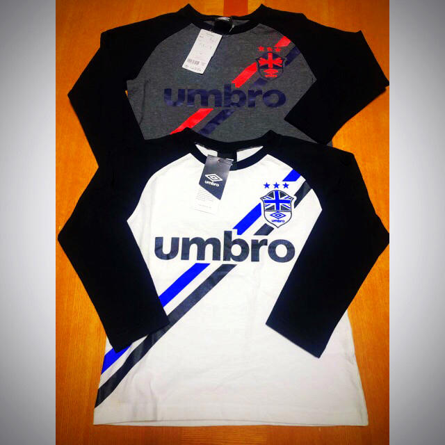 UMBRO(アンブロ)の【新品】umbro アンブロ ロンT シャツ 130cm 2点 セット キッズ/ベビー/マタニティのキッズ服男の子用(90cm~)(Tシャツ/カットソー)の商品写真