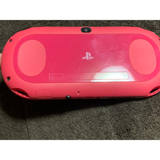 PlayStation Vita(プレイステーションヴィータ)のvita ピンク　送料無料　③ エンタメ/ホビーのゲームソフト/ゲーム機本体(携帯用ゲーム機本体)の商品写真