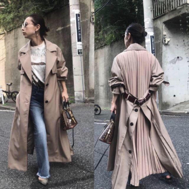 Ameri VINTAGE(アメリヴィンテージ)のAmeri vintage BACK PLEATS LAYERED COAT レディースのジャケット/アウター(トレンチコート)の商品写真