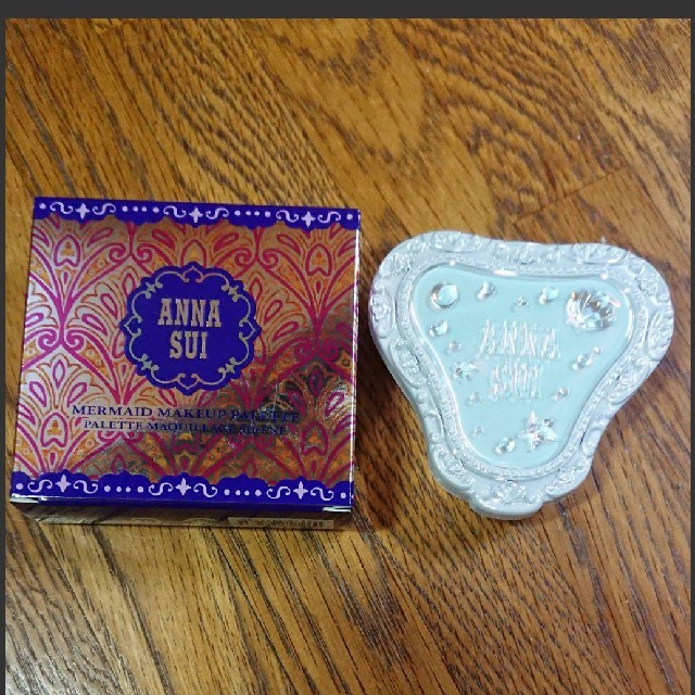 ANNA SUI(アナスイ)の79☆アナ スイ マーメイド メイクアップ パレット☆限定品☆ コスメ/美容のメイク道具/ケアグッズ(ボトル・ケース・携帯小物)の商品写真