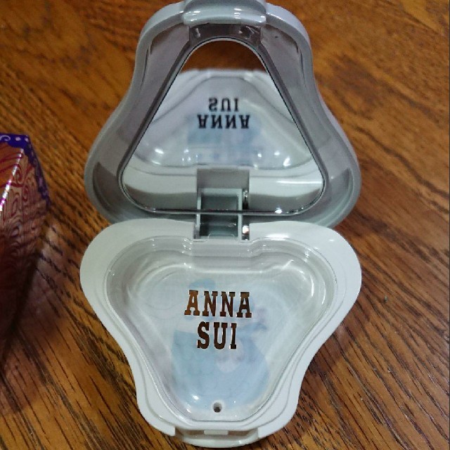 ANNA SUI(アナスイ)の79☆アナ スイ マーメイド メイクアップ パレット☆限定品☆ コスメ/美容のメイク道具/ケアグッズ(ボトル・ケース・携帯小物)の商品写真