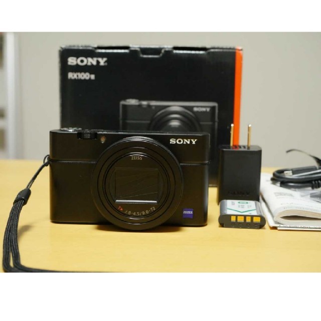 驚きの値段で SONY - 8倍ズーム rx100m6 Cyber-shot 【限定値下げ!】SONY コンパクトデジタルカメラ
