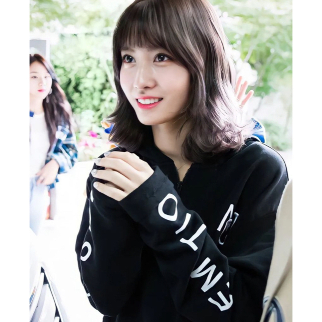 TWICE パーカー ZARA - TWICE もも 着用 パーカーの通販 by ALLround|ザラなら