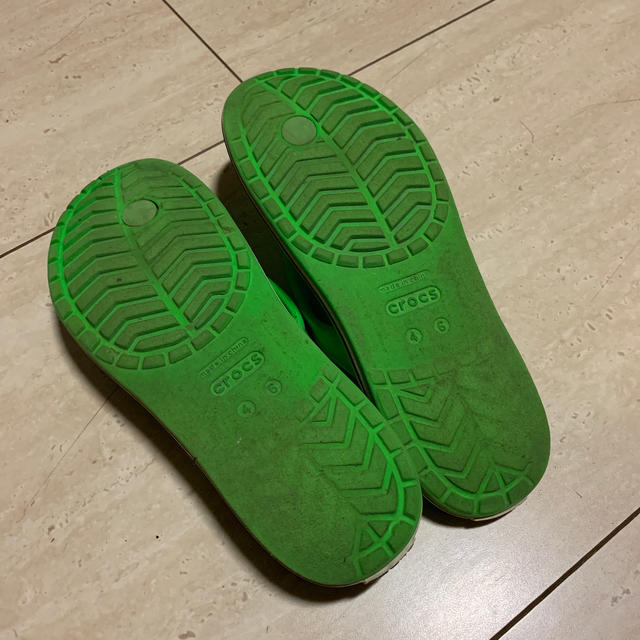 crocs(クロックス)のクロックス　サンダル キッズ/ベビー/マタニティのキッズ靴/シューズ(15cm~)(サンダル)の商品写真