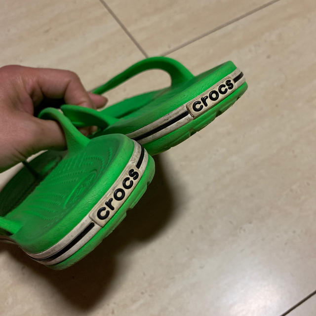 crocs(クロックス)のクロックス　サンダル キッズ/ベビー/マタニティのキッズ靴/シューズ(15cm~)(サンダル)の商品写真