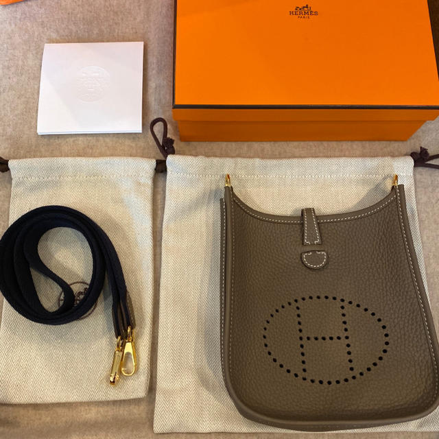 Hermes(エルメス)のエルメス　HERMES エヴリン　tpm エトゥープ　ゴールド金具　新品未使用 レディースのバッグ(ショルダーバッグ)の商品写真