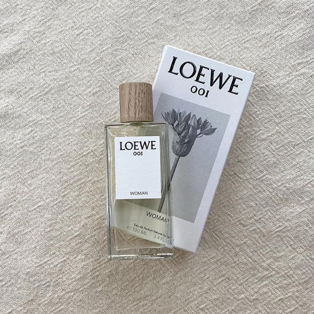 専用！LOEWE 香水　001ウーマン 30ml | フリマアプリ ラクマ