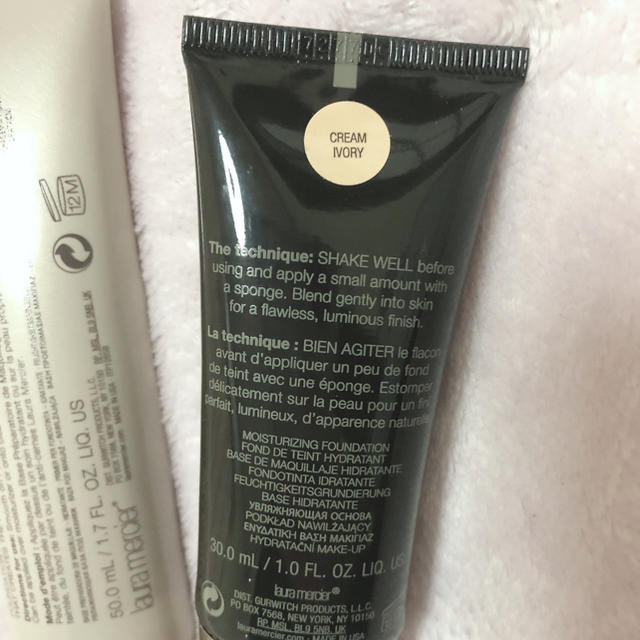 laura mercier(ローラメルシエ)のローラメルシエ　ファンデーションand下地　2点セット コスメ/美容のベースメイク/化粧品(ファンデーション)の商品写真