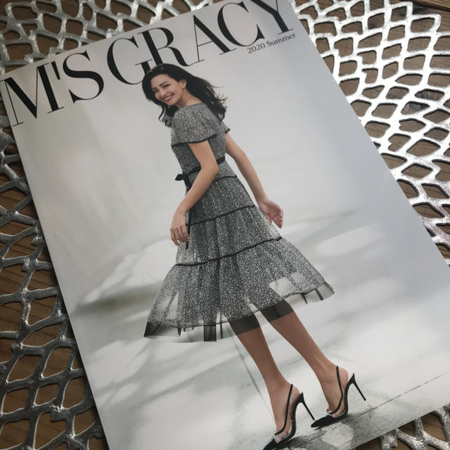 M'S GRACY(エムズグレイシー)のM'S GRACY🌹2020サマー　カタログ　最新号 エンタメ/ホビーの雑誌(ファッション)の商品写真