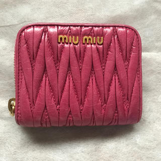 ミュウミュウ(miumiu)のまろみ様　ミュウミュウ　ミニ財布(財布)