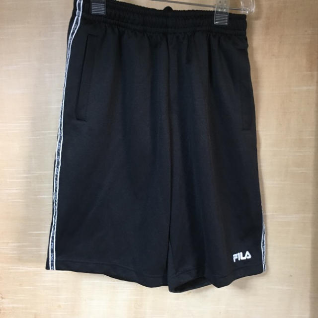 FILA(フィラ)のFILA トレーニングハーフパンツ　黒　メンズL スポーツ/アウトドアのテニス(ウェア)の商品写真