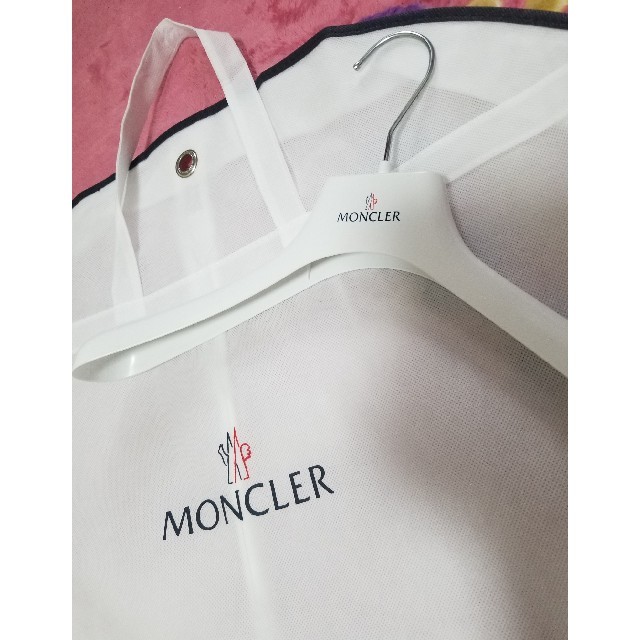 MONCLER(モンクレール)のMONCLER　コートカバー レディースのジャケット/アウター(ダウンジャケット)の商品写真