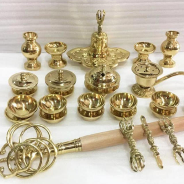 六器一組 仏器一対 華瓶一対 塗香器 洒水器 金剛鈴 六器一組 仏器一対 華瓶一対 塗香器 洒水器 金剛鈴