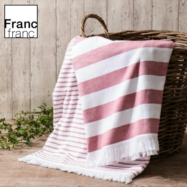 Francfranc(フランフラン)の❤新品タグ付き フランフラン プライア ビーチタオル【レッド】❤ インテリア/住まい/日用品の日用品/生活雑貨/旅行(タオル/バス用品)の商品写真