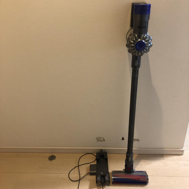 Dyson(ダイソン)のdyson v6 掃除機 スマホ/家電/カメラの生活家電(掃除機)の商品写真