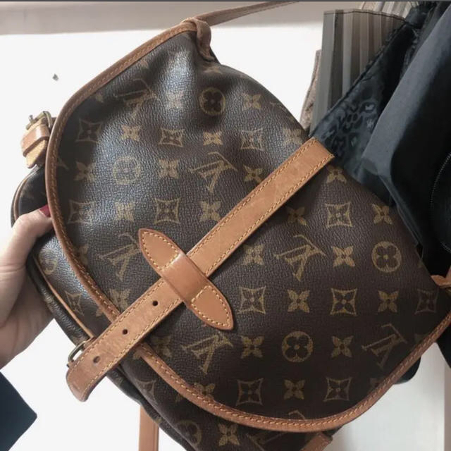 LOUIS VUITTON(ルイヴィトン)のルイヴィトン　ソミュール　ショルダーバッグ レディースのバッグ(ショルダーバッグ)の商品写真