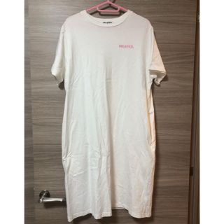 ミルクフェド(MILKFED.)の☆さとみさん専用☆ミルクフェド Tシャツ ワンピース 刺繍ロゴ　ホワイト 半袖(ロングワンピース/マキシワンピース)