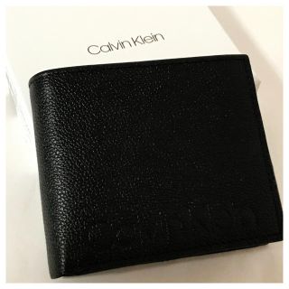 カルバンクライン(Calvin Klein)の直営店購入 新品カルバンクライン 15950円 高級牛革 ロゴ刻印二つ折り財布(折り財布)