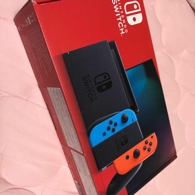 Nintendo Switch(ニンテンドースイッチ)のソフト付　任天堂 swich 本体　ソフト&ソフトケース付属　かなりの美品　 エンタメ/ホビーのゲームソフト/ゲーム機本体(家庭用ゲーム機本体)の商品写真