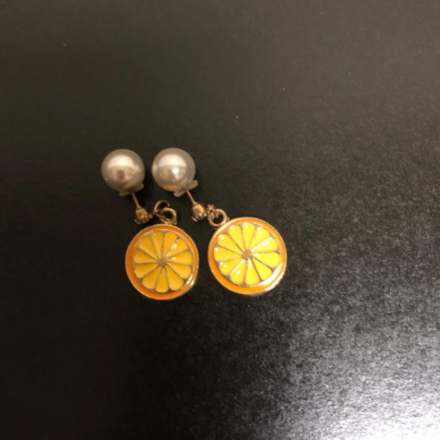 ZARA(ザラ)の[専用]ピアス パイナップル クリア & オレンジ🍊 レディースのアクセサリー(ピアス)の商品写真