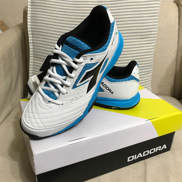 DIADORA(ディアドラ)の新品💕お洒落 ディアドラ テニスシューズ 23.5cm💕 スポーツ/アウトドアのテニス(シューズ)の商品写真