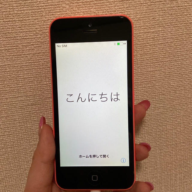 Apple(アップル)の【土日セール中】iPhone5c 16GB 本体 ピンク au スマホ/家電/カメラのスマートフォン/携帯電話(スマートフォン本体)の商品写真