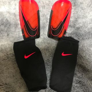 ナイキ(NIKE)のちゃむ僧様専用❣️ナイキすねあてM(その他)