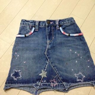 ギャップ(GAP)のGAPデニムスカート、刺繍入り(その他)