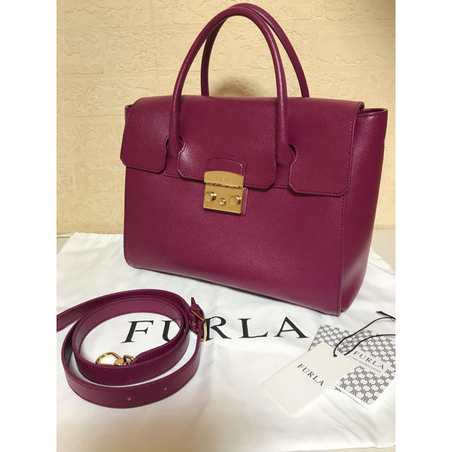 Furla(フルラ)のフルラメトロポリスバンドバッグM レディースのバッグ(ハンドバッグ)の商品写真