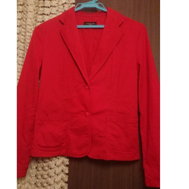 armoire caprice(アーモワールカプリス)の赤 ジャケット レディースのジャケット/アウター(テーラードジャケット)の商品写真