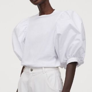 エイチアンドエム(H&M)の白 h&m JOHANNA ORTIZ コラボ パフスリーブトップス sacai(Tシャツ(半袖/袖なし))