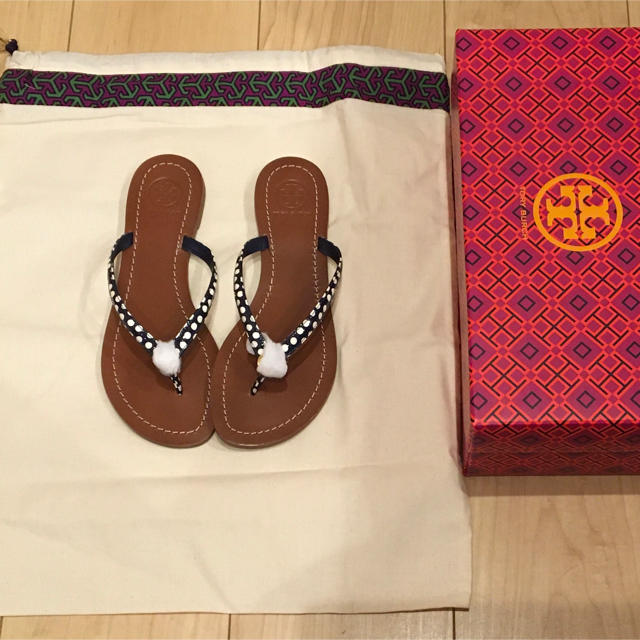 トリーバーチ TORY BURCH トングサンダル ストラップ フラットサンダル ラフィア ロゴ ブラック 147406 0004 006