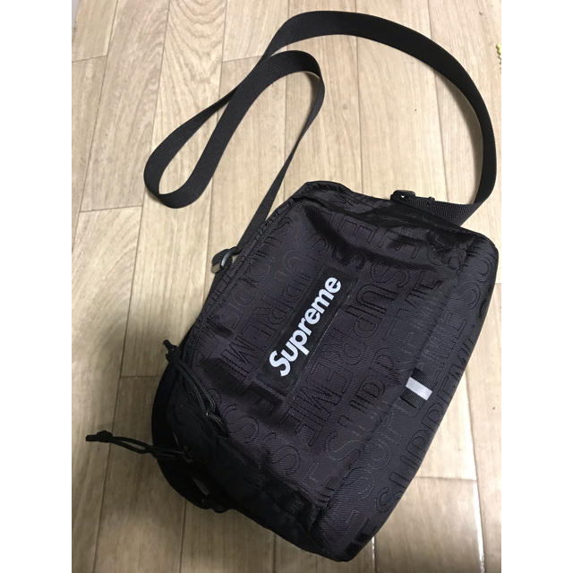 美品supremeショルダーバッグ黒ステッカー納品書付