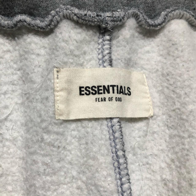 FEAR OF GOD(フィアオブゴッド)のESSENTIALS スウェットラインパンツ メンズのトップス(スウェット)の商品写真