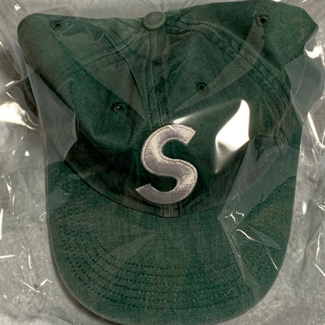 Supreme(シュプリーム)のSupreme Pigment S Logo 6Panel Dark Teal メンズの帽子(キャップ)の商品写真