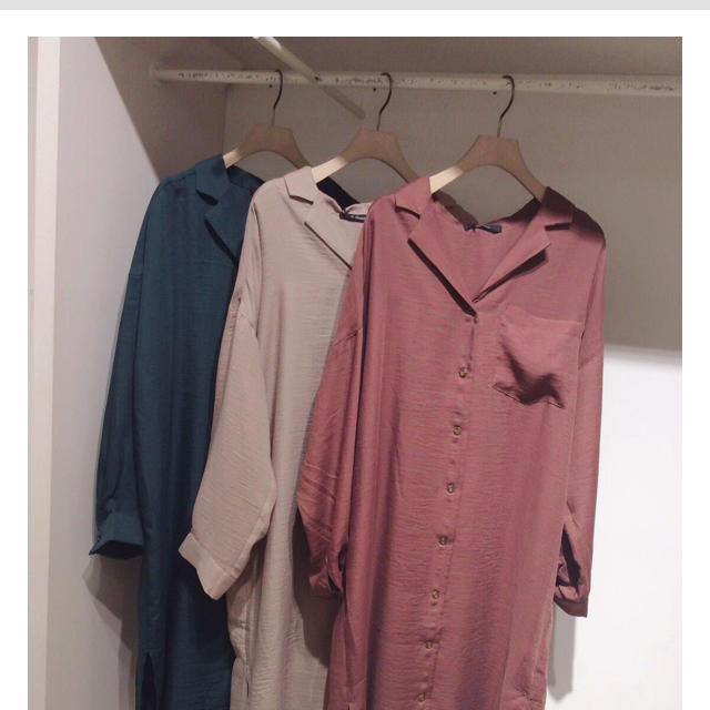 w closet(ダブルクローゼット)のwclosetオープンカラーシャツワンピース レディースのトップス(シャツ/ブラウス(長袖/七分))の商品写真