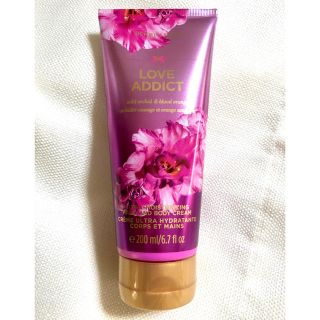 ヴィクトリアズシークレット(Victoria's Secret)の【新品・未使用】ヴィクトリアシークレット　ボディクリーム　LOVE ADDICT(ボディクリーム)