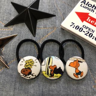 ピーナッツ(PEANUTS)のスヌーピー PEANUTS くるみボタンヘアゴム(ヘアアクセサリー)